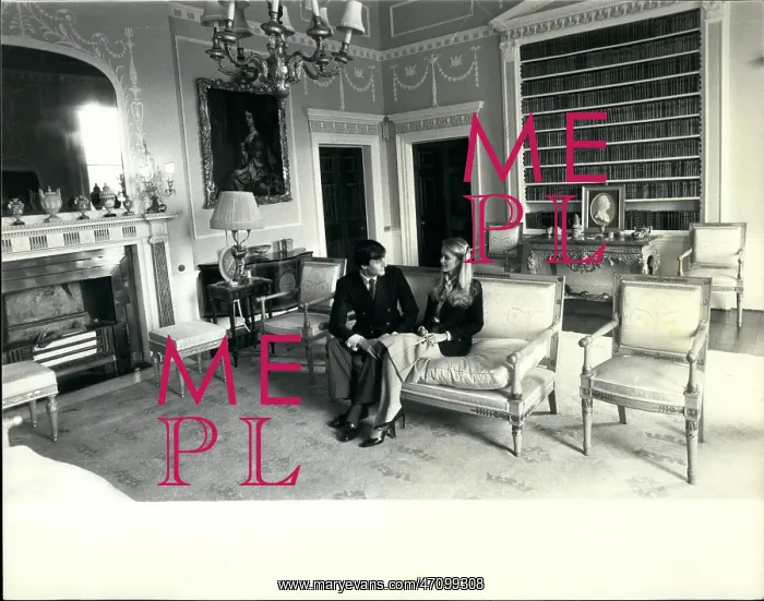 : Lord and Lady Romsey at their Broadlands home : Lord and Lady Romsey at their Broadlands home