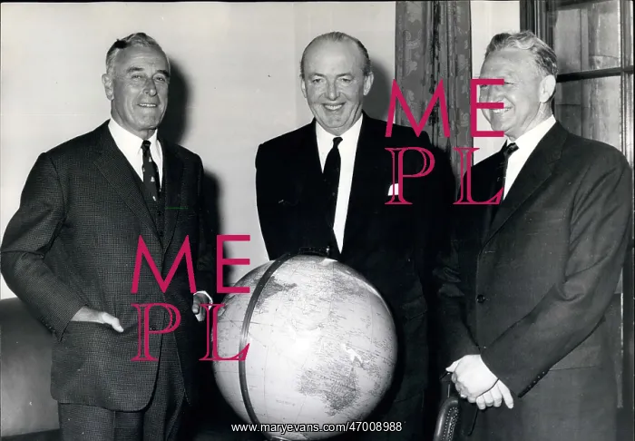 : Lord Mountbatten, Peter Thorneycroft, Admiral Ricketts : Lord Mountbatten, Peter Thorneycroft, Admiral Ricketts