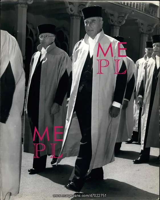 : Lord Mountbatten receives degree, University of Sussex : Lord Mountbatten receives degree, University of Sussex