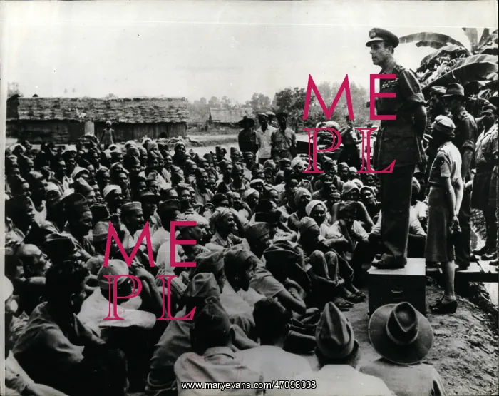 : Lord Mountbatten speaking to Indian troops, WW2 : Lord Mountbatten speaking to Indian troops, WW2