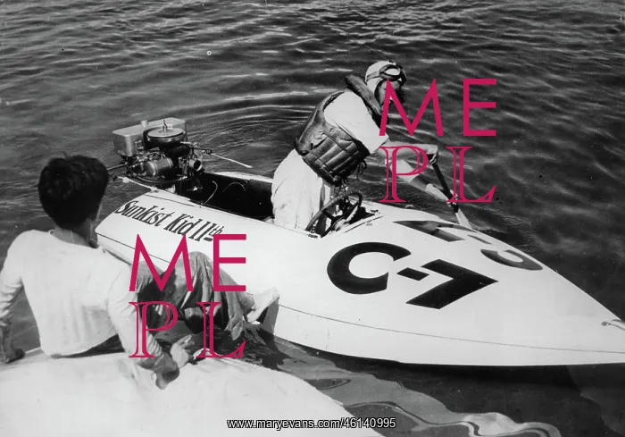 : Loretta Turnbull (speedboat champion) : Loretta Turnbull (speedboat champion)