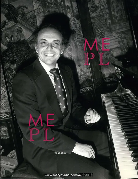 : Lorin Maazel, American conductor, at the piano : Lorin Maazel, American conductor, at the piano