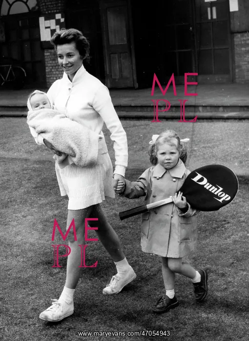 : Lorna Cawthorne : Lorna Cawthorne