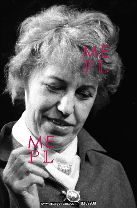: Lotte Lenya - Austrian-American chanteuse : Lotte Lenya - Austrian-American chanteuse