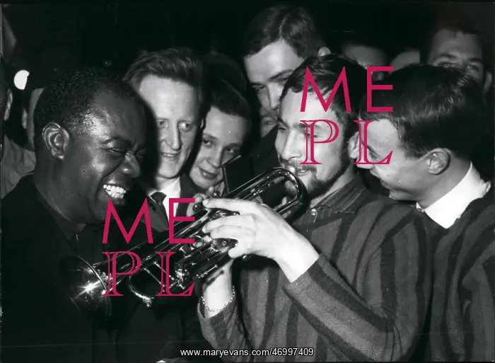 : Louis Armstrong, jazz musician, welcomed in Dusseldorf : Louis Armstrong, jazz musician, welcomed in Dusseldorf