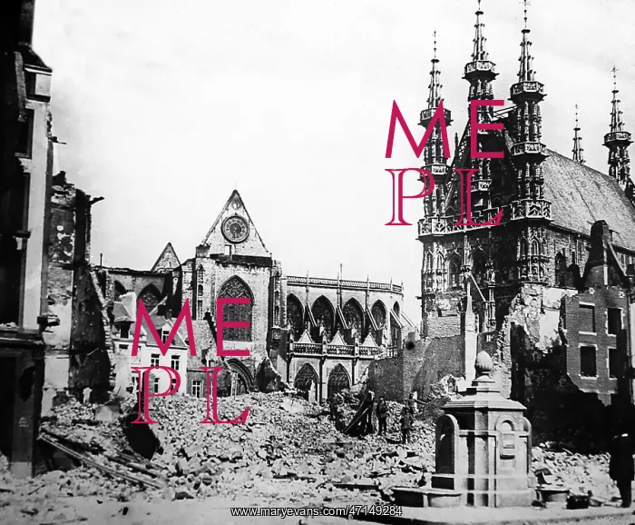  : Louvain Cathedral, belgium, during WW1
