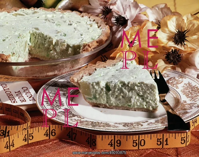: Low Calorie Fluffy Key Lime Pie with Single Slice : Low Calorie Fluffy Key Lime Pie with Single Slice