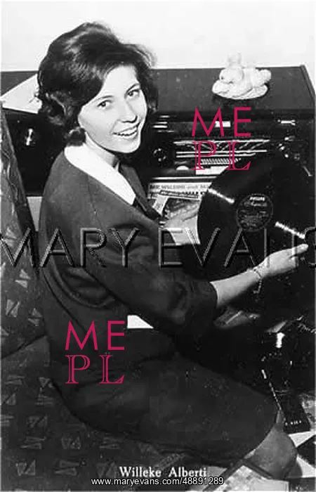  : LP RECORD. LONG PLAY Dutch singer Willeke Alberti with an LP record