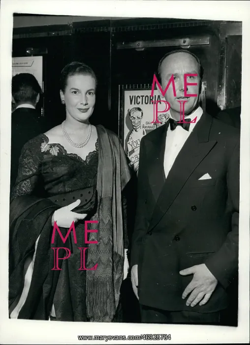 : Lt Commander Michael Parker, Nancy Cakes, at first night : Lt Commander Michael Parker, Nancy Cakes, at first night