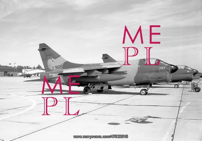 : LTV A-7D Corsair II 70-0988 : LTV A-7D Corsair II 70-0988