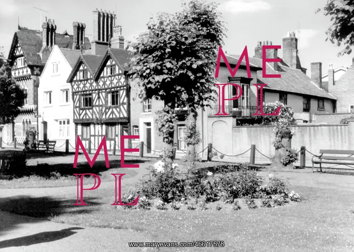  : Ludlow, Black and White House, Dinham c1960