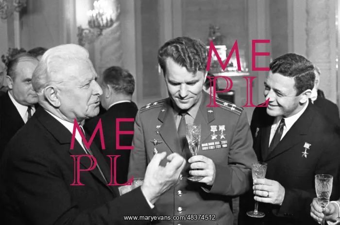 : Ludvik Svoboda, Vladimir Shatalov, and Vyacheslav Volkov : Ludvik Svoboda, Vladimir Shatalov, and Vyacheslav Volkov