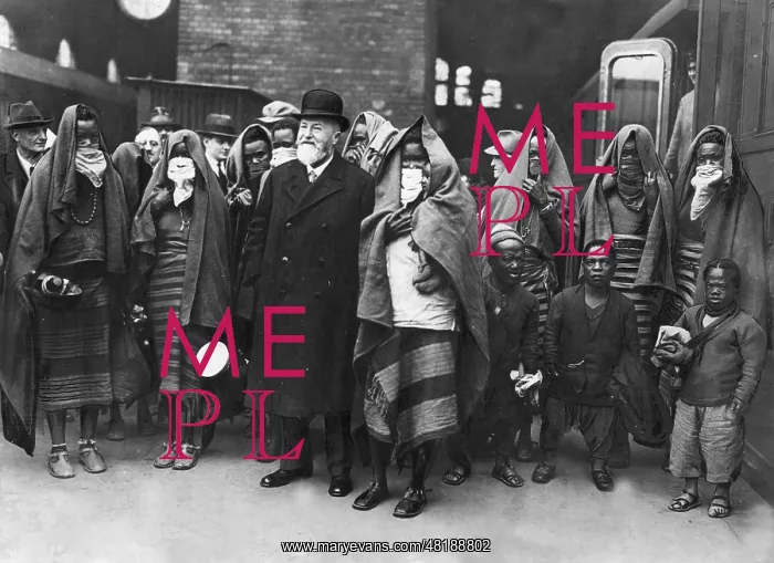 : Ludwig Heck with Africans in Berlin, 1931 : Ludwig Heck with Africans in Berlin, 1931