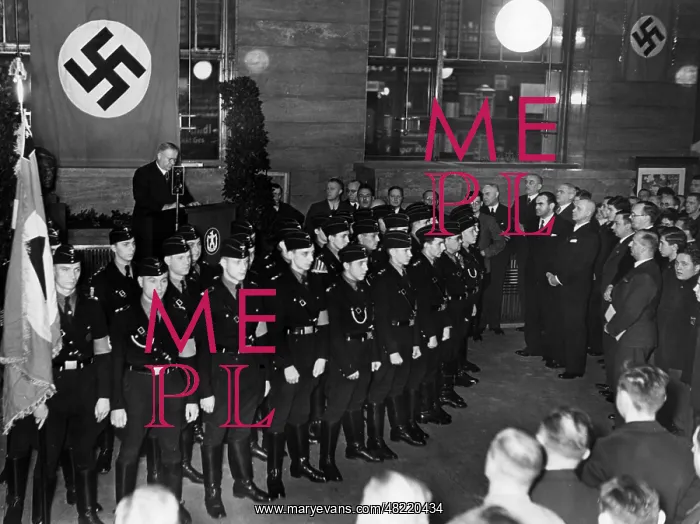 : Ludwig Klitzsch at the company roll call for the Reichsb : Ludwig Klitzsch at the company roll call for the Reichsb