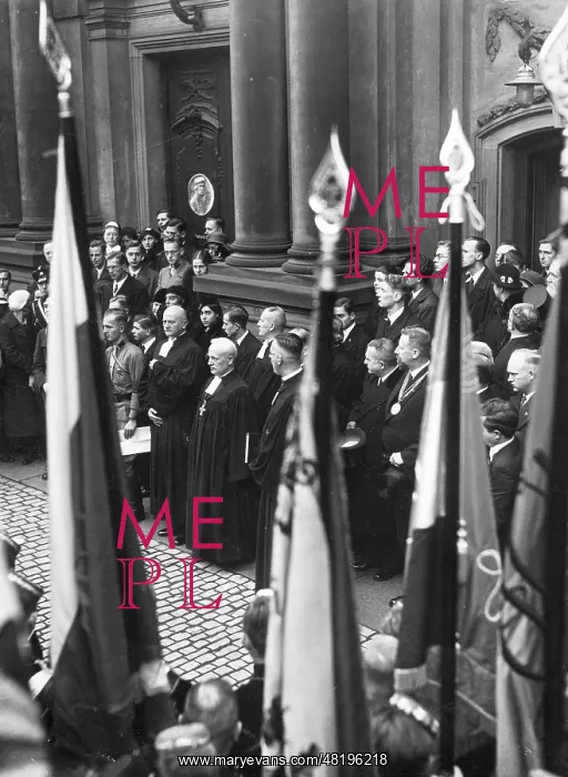 : Ludwig Muller and Bishop Karow at a celebration service in B : Ludwig Muller and Bishop Karow at a celebration service in B