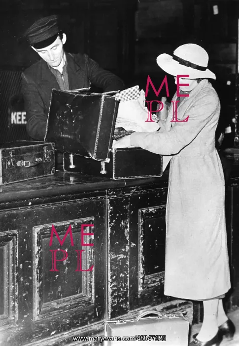 : Luggage check at the railway station, 1939 : Luggage check at the railway station, 1939