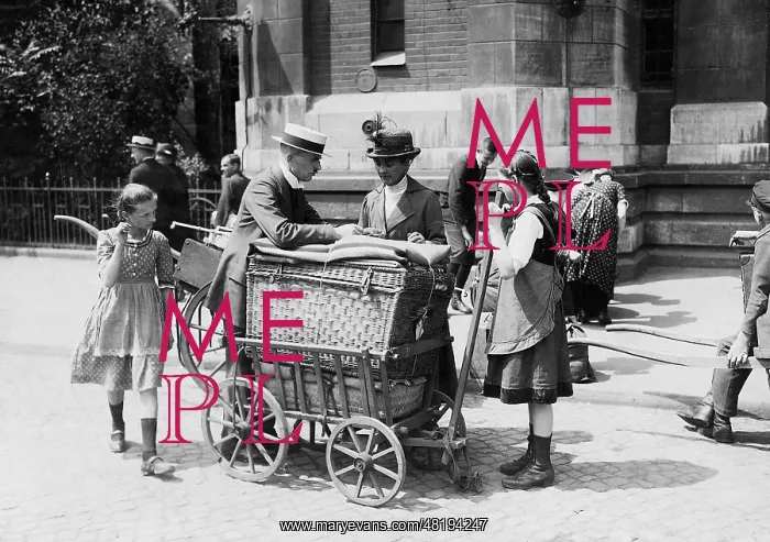 : Luggage service, 1921 : Luggage service, 1921