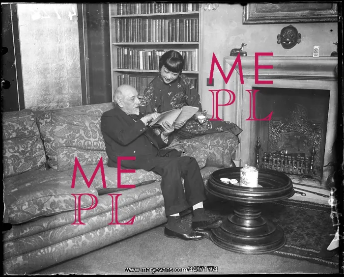 : LUIGI PIRANDELLO : LUIGI PIRANDELLO