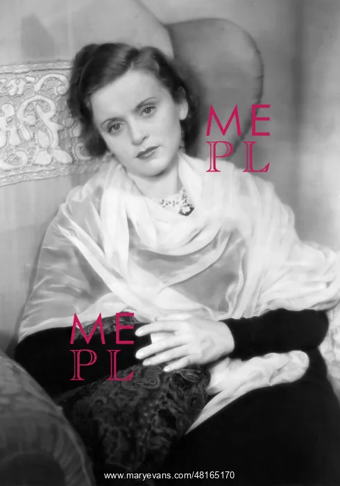 : Luise Ullrich in Victoria, 1935 : Luise Ullrich in Victoria, 1935