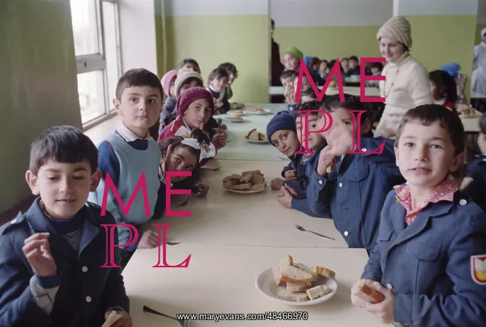 : Lunch in Azerbaijan School : Lunch in Azerbaijan School