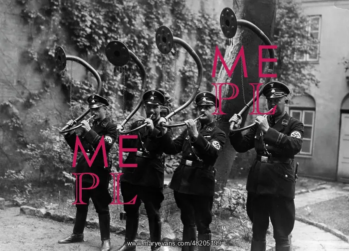 : Lure players, 1935 : Lure players, 1935