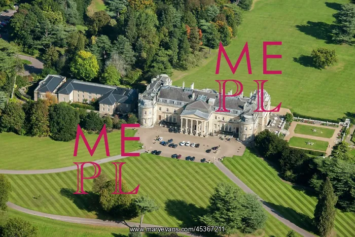 : Luton Hoo, Bedfordshire. Country House originally designed by Robert Adam : Luton Hoo, Bedfordshire. Country House originally designed by Robert Adam