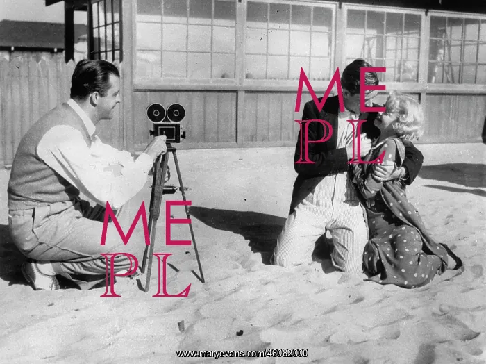  : Lyle Talbot photographed a love scene