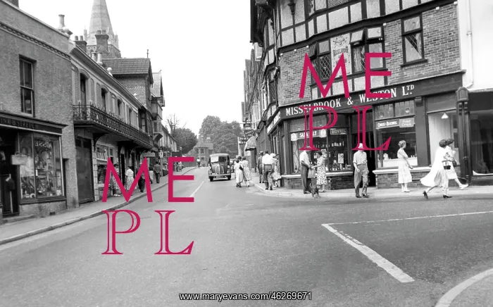  : Lyndhurst, High Street c1955
