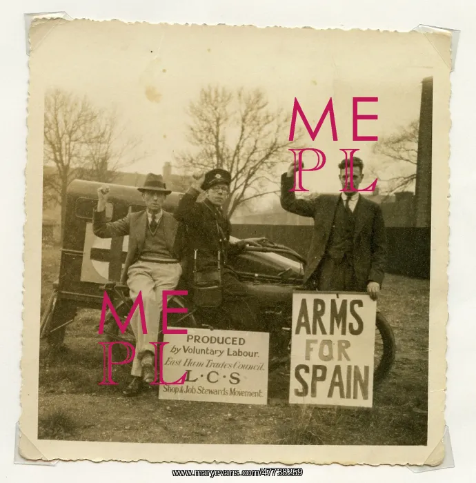 : A or M Jennings in uniform : A or M Jennings in uniform