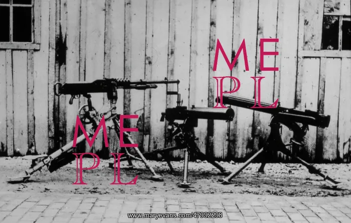 : Three machine guns on display : Three machine guns on display