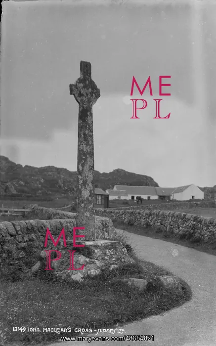 : Maclean's Cross on Iona : Maclean's Cross on Iona