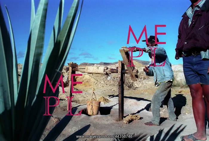 : Madagascar - Sapphire mining : Madagascar - Sapphire mining