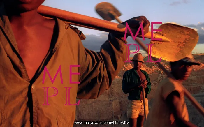 : Madagascar - Sapphire mining : Madagascar - Sapphire mining