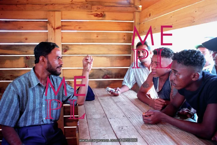 : Madagascar - Sapphire mining : Madagascar - Sapphire mining