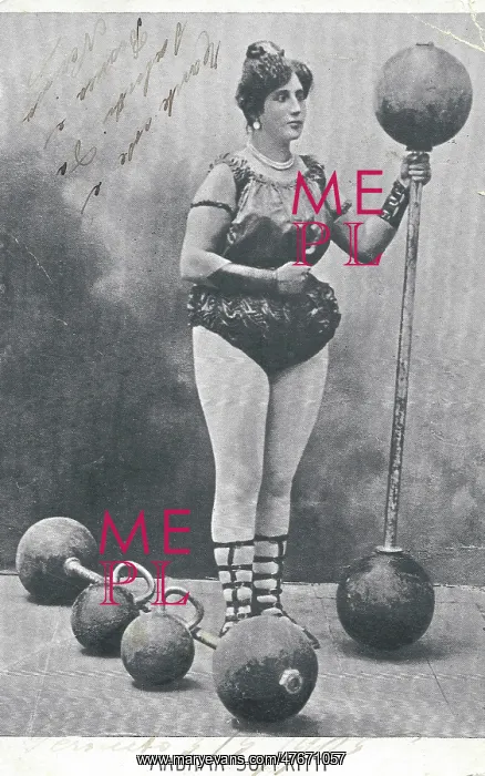 : Madama Soffritti weightlifter : Madama Soffritti weightlifter