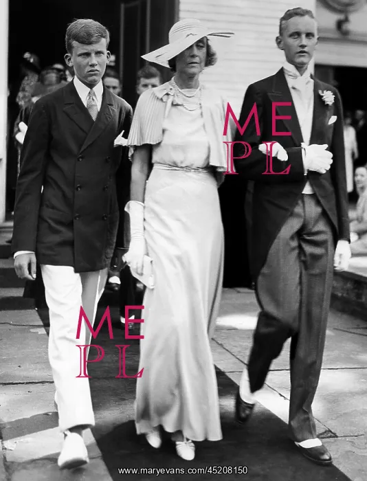 : Madeleine Fiermonte (formerly Astor) with ? : Madeleine Fiermonte (formerly Astor) with ?