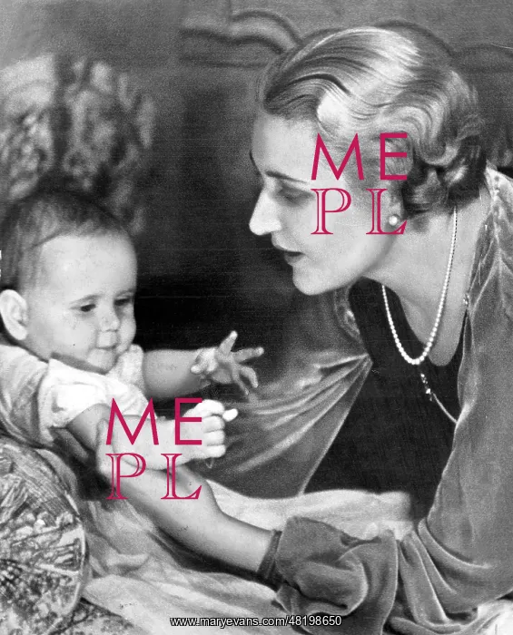 : Magda Goebbels with daughter Hilde : Magda Goebbels with daughter Hilde