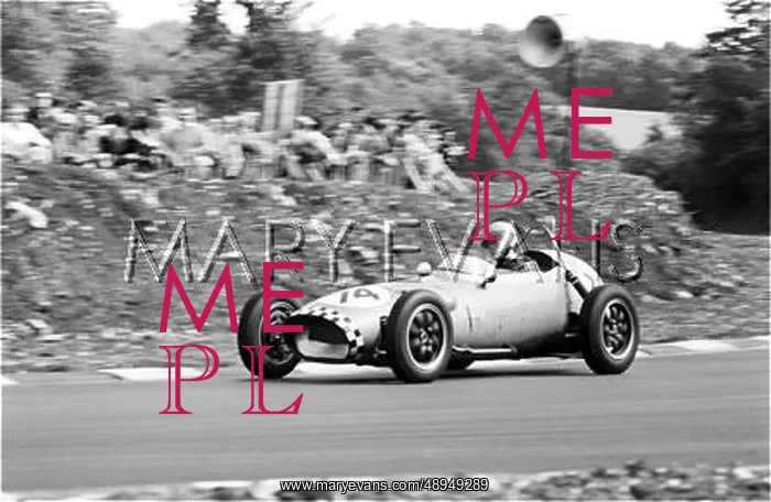 : Maggs in Gemini, Brands Hatch, England : Maggs in Gemini, Brands Hatch, England