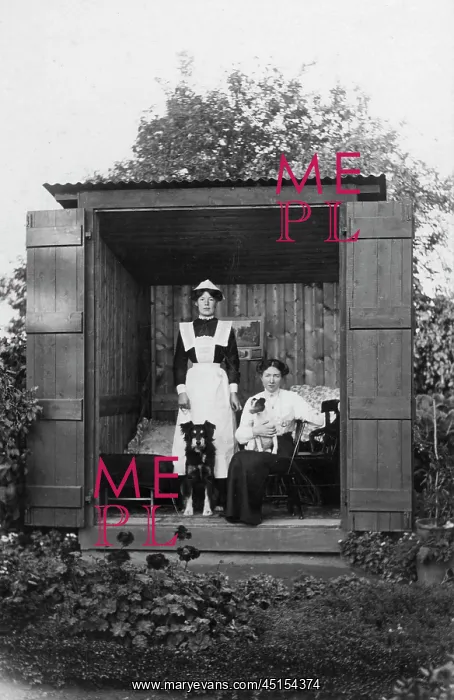  : Maid in Summerhouse
