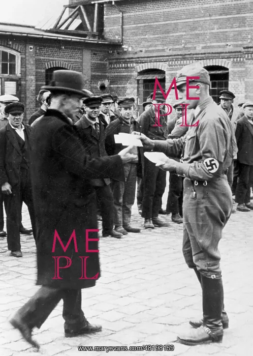 : Mail delivery in Oranienburg concentration camp : Mail delivery in Oranienburg concentration camp