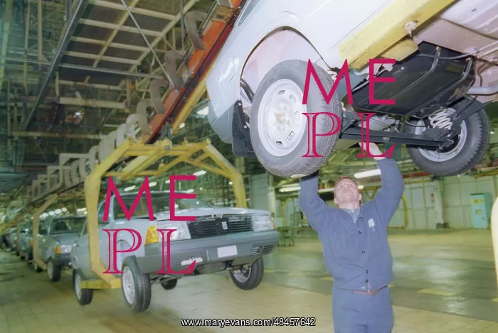 : Main assembling line of Moskvich Automobile Factory, 1997 : Main assembling line of Moskvich Automobile Factory, 1997