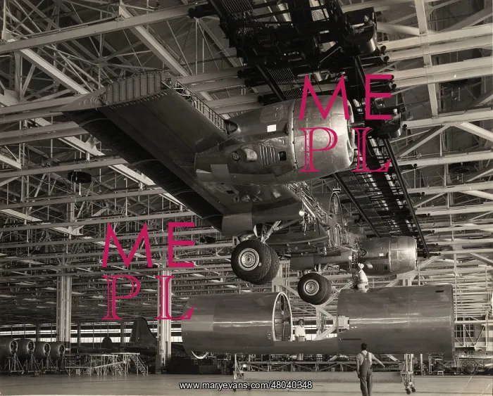 : The main centre wing section of a Boeing B-29 Superfortress : The main centre wing section of a Boeing B-29 Superfortress