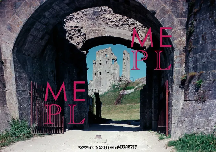 : The main gate, Corfe Castle : The main gate, Corfe Castle