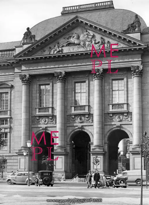 : Main portal of the Berlin State Library, 1937 : Main portal of the Berlin State Library, 1937