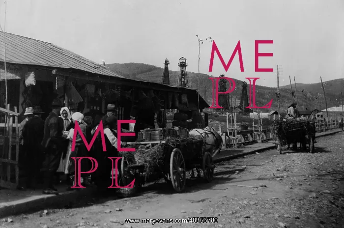 : The main street of Moreni, 1930 : The main street of Moreni, 1930