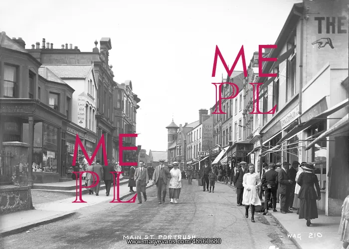: Main Street, Portrush : Main Street, Portrush