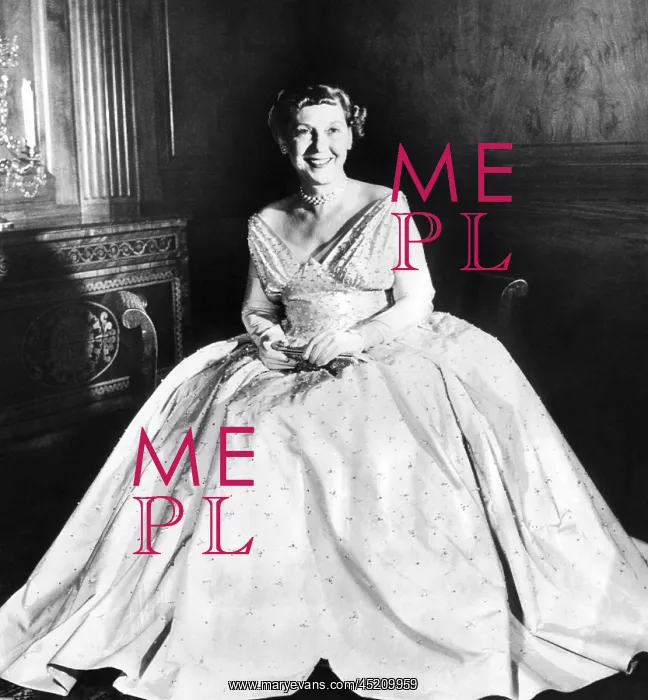 : Maine Eisenhower models the gown she will ? : Maine Eisenhower models the gown she will ?