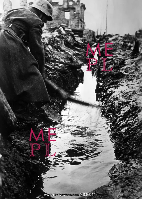 : Maintenance of a trench in Kholm, 1942 : Maintenance of a trench in Kholm, 1942
