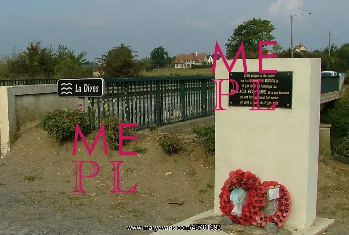 : Major J.C.A. Roseveare Bridge Memorial, River Dives : Major J.C.A. Roseveare Bridge Memorial, River Dives