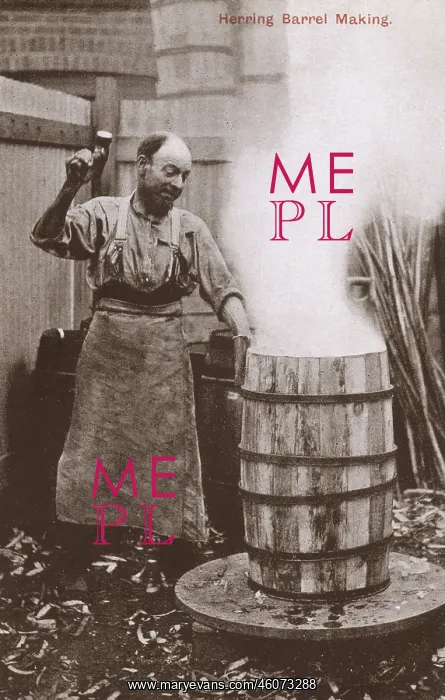 : Making a herring barrel, Lowestoft : Making a herring barrel, Lowestoft